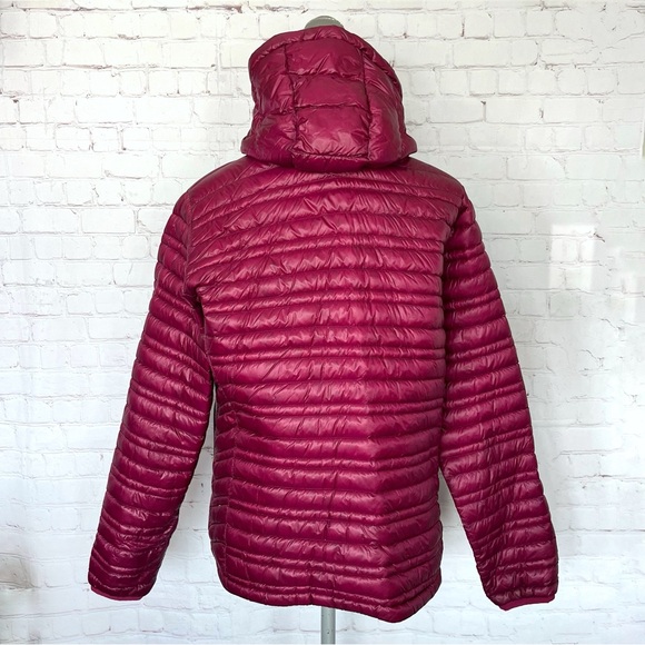 PATAGONIA Ultralight Down Hoody Quilted Puffer Jacket - Picture 4 of 14